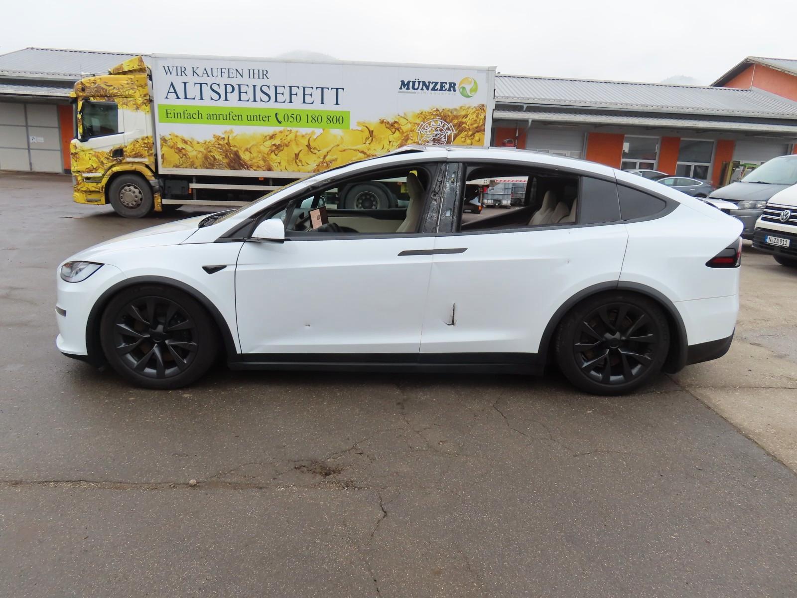 Tesla Model X Dual FÄHRT DRIVES LEVEL4