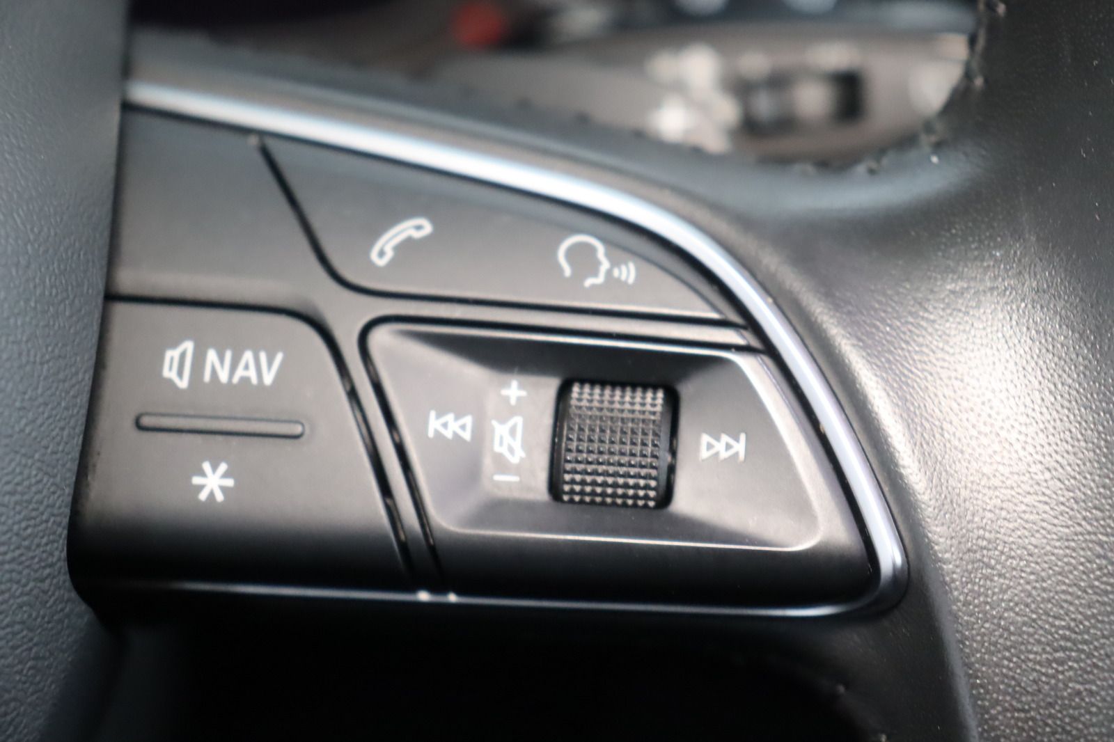 Fahrzeugabbildung Audi A4 Avant 3.0 TDI design * HUD * AHK