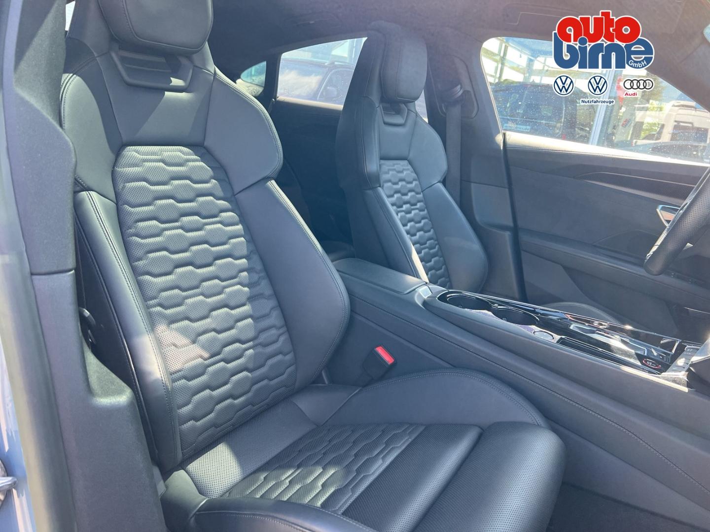Audi e-tron GT quattro Allrad Sportpaket HUD AD Panor