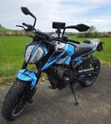 KTM 790 Duke + Akra + Quickshifter + Scheckheft - KTM BLAU