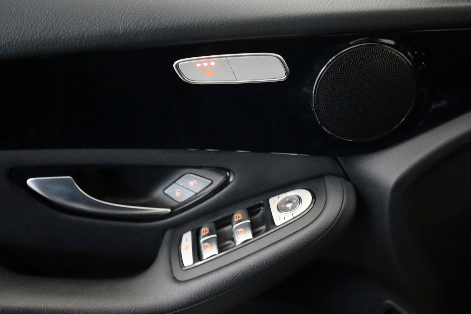 Fahrzeugabbildung Mercedes-Benz GLC 220d 4M Exclusiv Leder,Navi,LED,SH,PDC,SR+WR