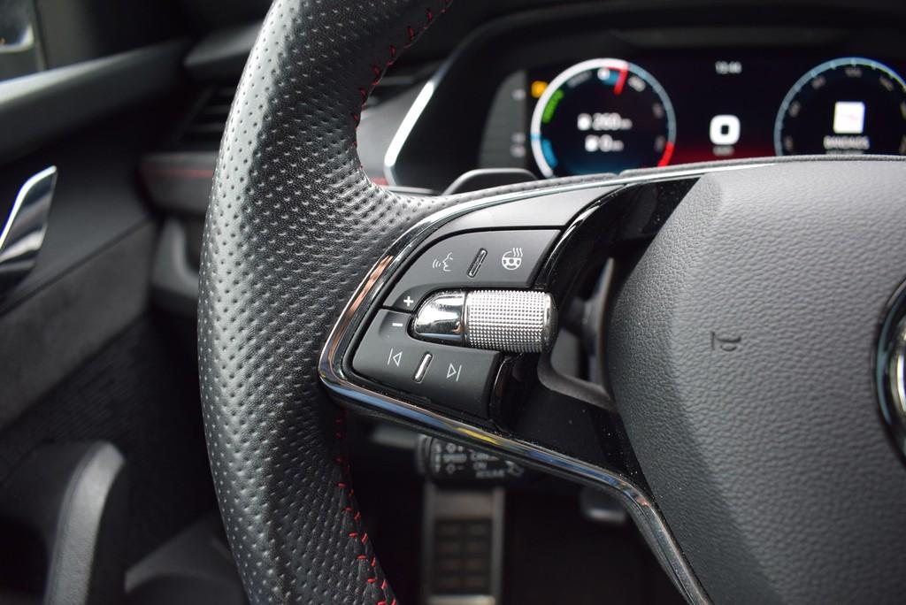 Skoda Octavia Combi RS 1.4 TSI iV DSG *LED*HuD*RüKam