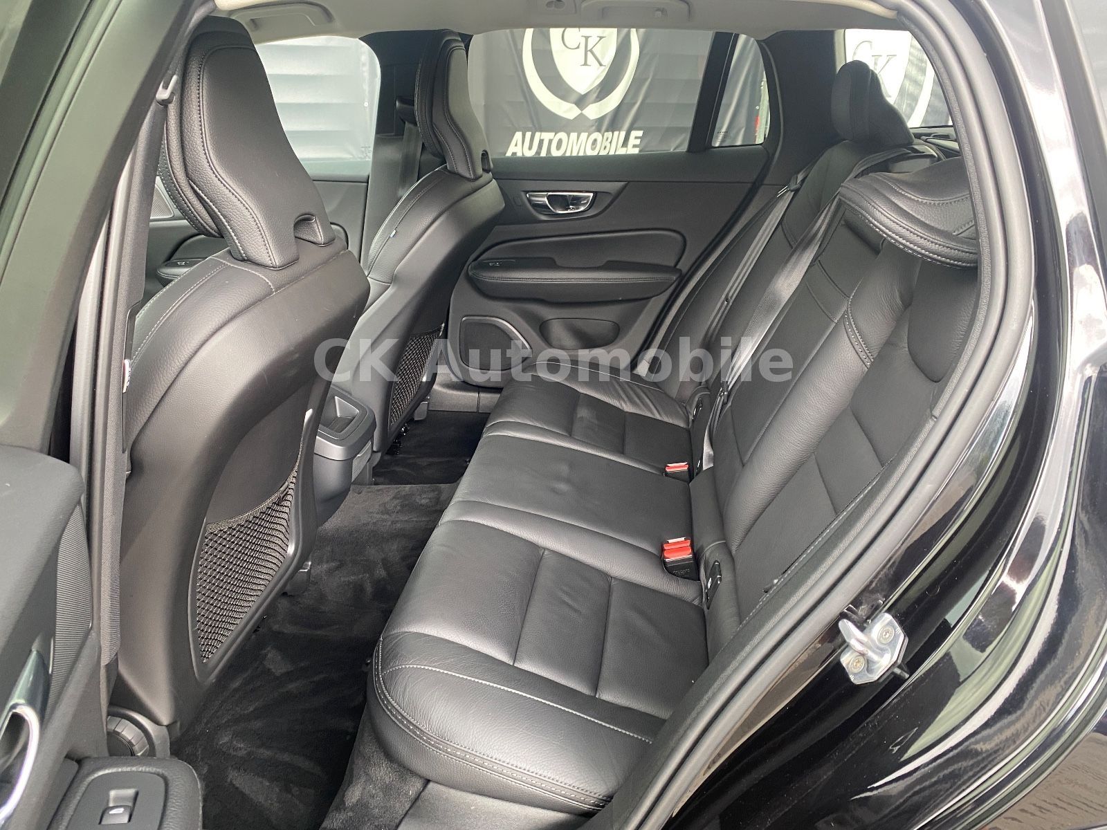 Fahrzeugabbildung Volvo V60 D4 CrossCountry Pro AWD/Navi/BLIS/Kamera/LED