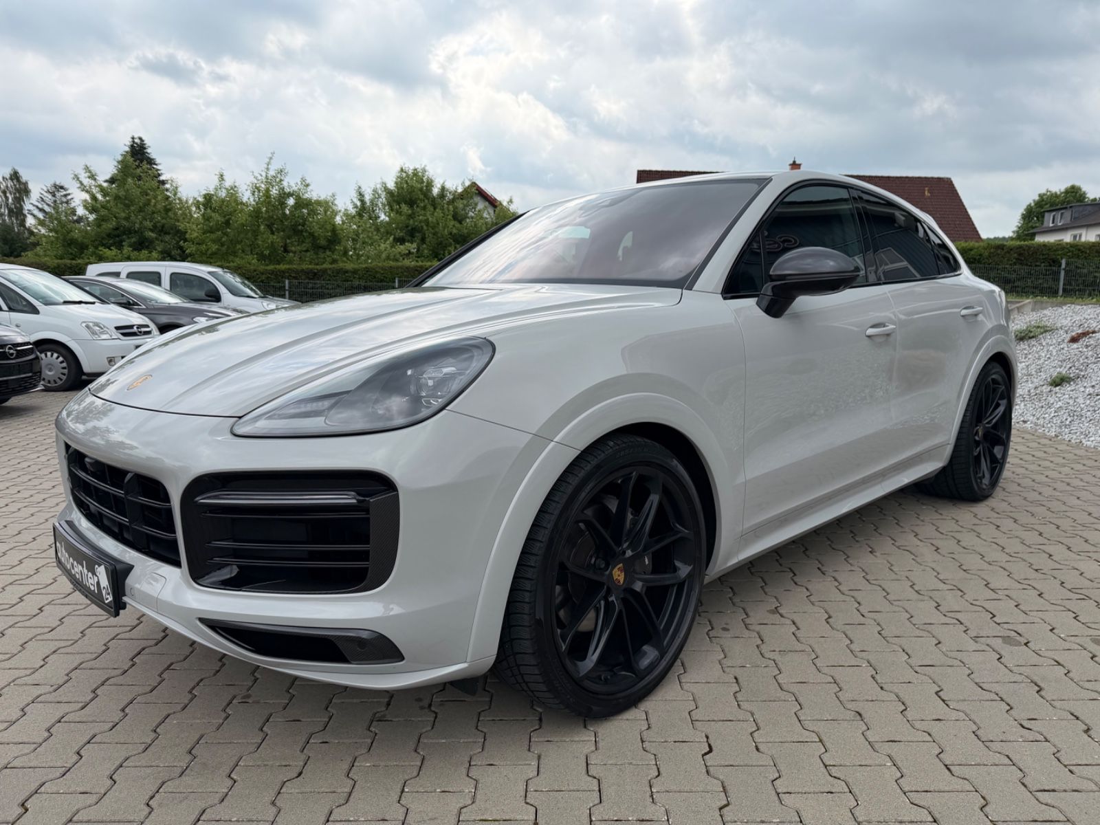 Fahrzeugabbildung Porsche Cayenne Coupe°Kreide°Sportpaket°AHK°Carbon°22Zol