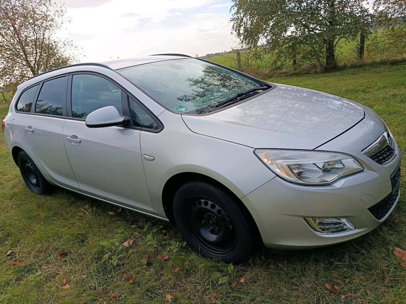 Opel Astra 2012 — photo 6