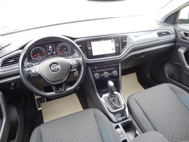 Fahrzeugabbildung Volkswagen T-Roc IQ.DRIVE/1.Hd/AHK/Pano/Navi/Kamera