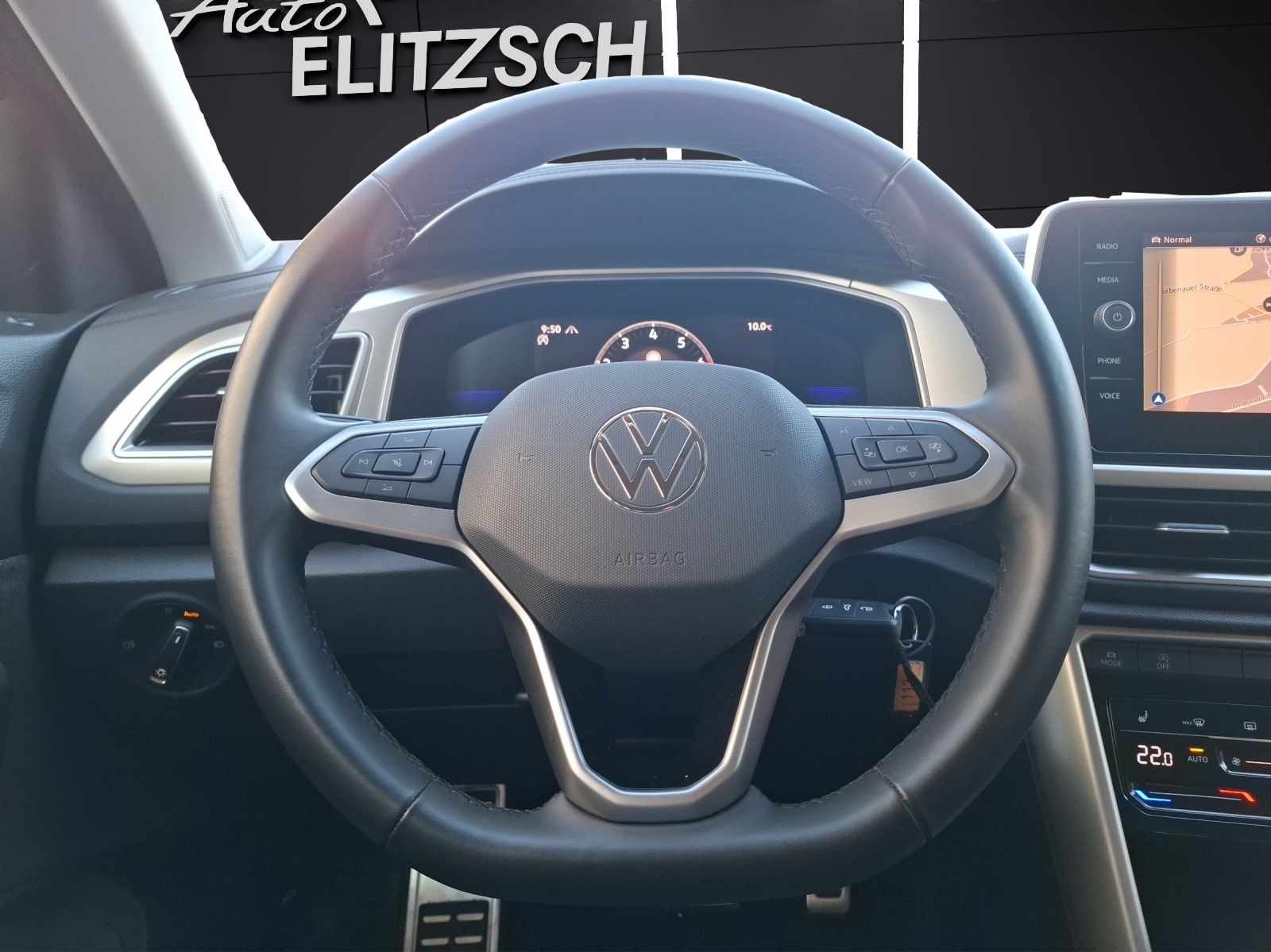 Fahrzeugabbildung Volkswagen T-Roc TSI Move DSG STH LED Navi AID RFK SH