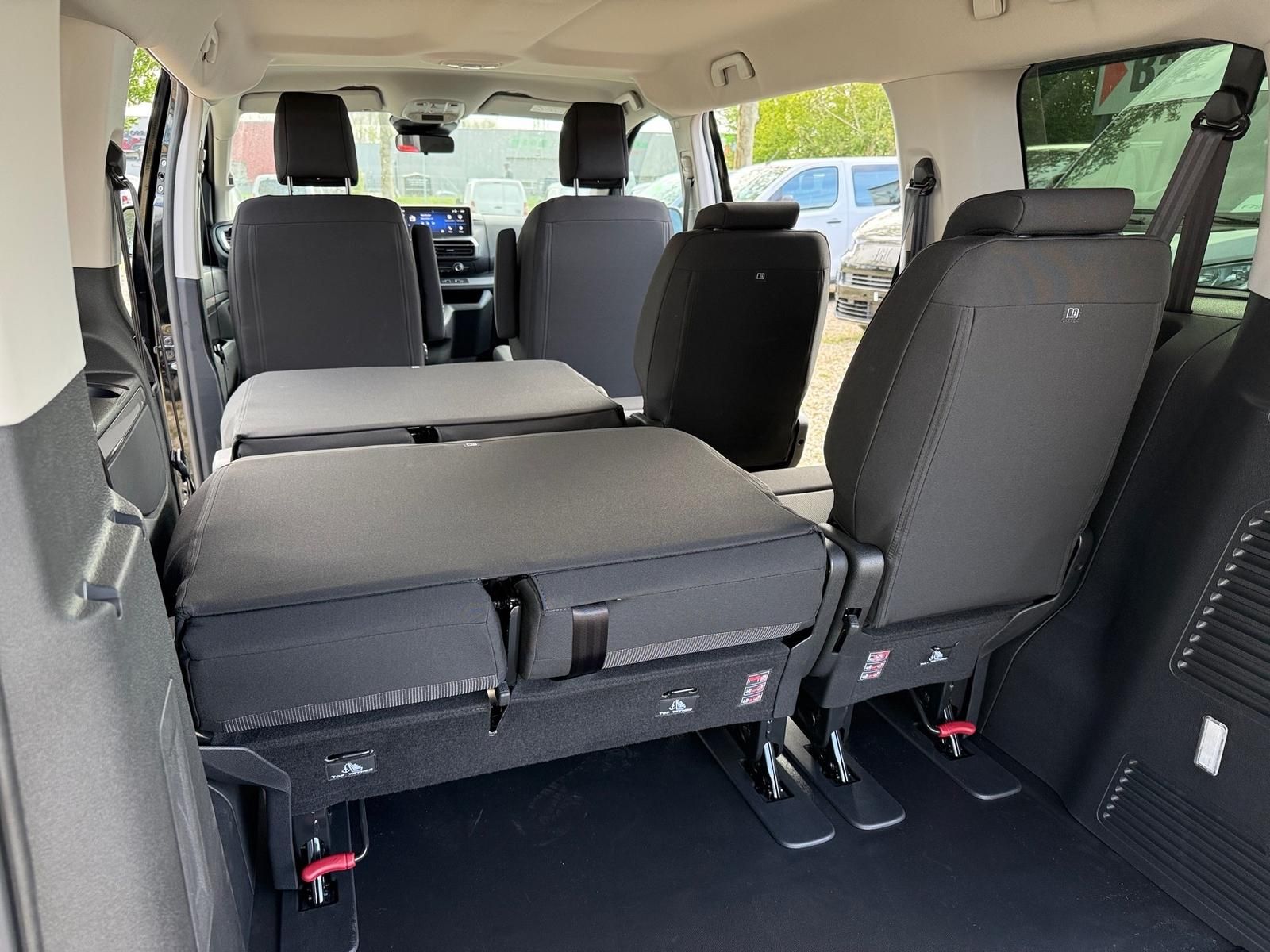 Fahrzeugabbildung Opel Zafira Edition 2.2 Diesel 180 AT8