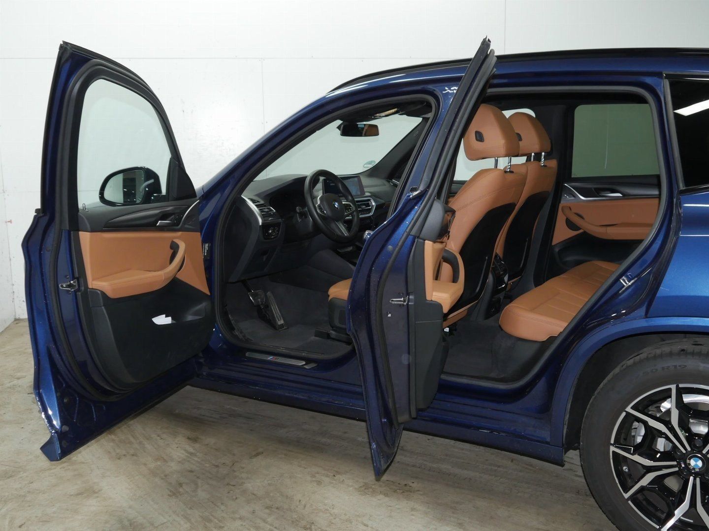Fahrzeugabbildung BMW X3 xDrive20i M Sportpaket, Panorama-Glasdach, He
