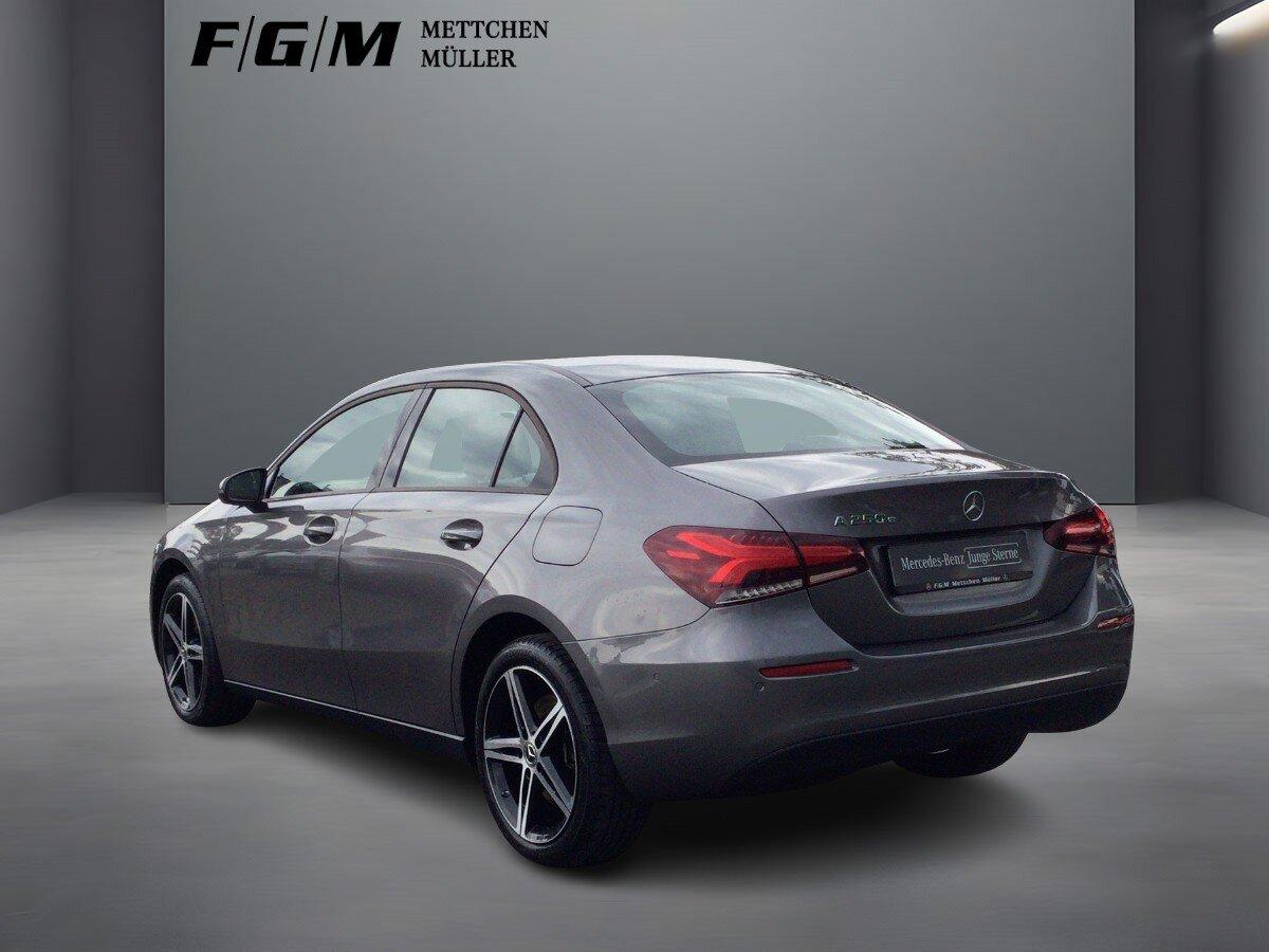 Mercedes-Benz A 250 e Limousine Navi/LED/Parktronic/Sitzheizun