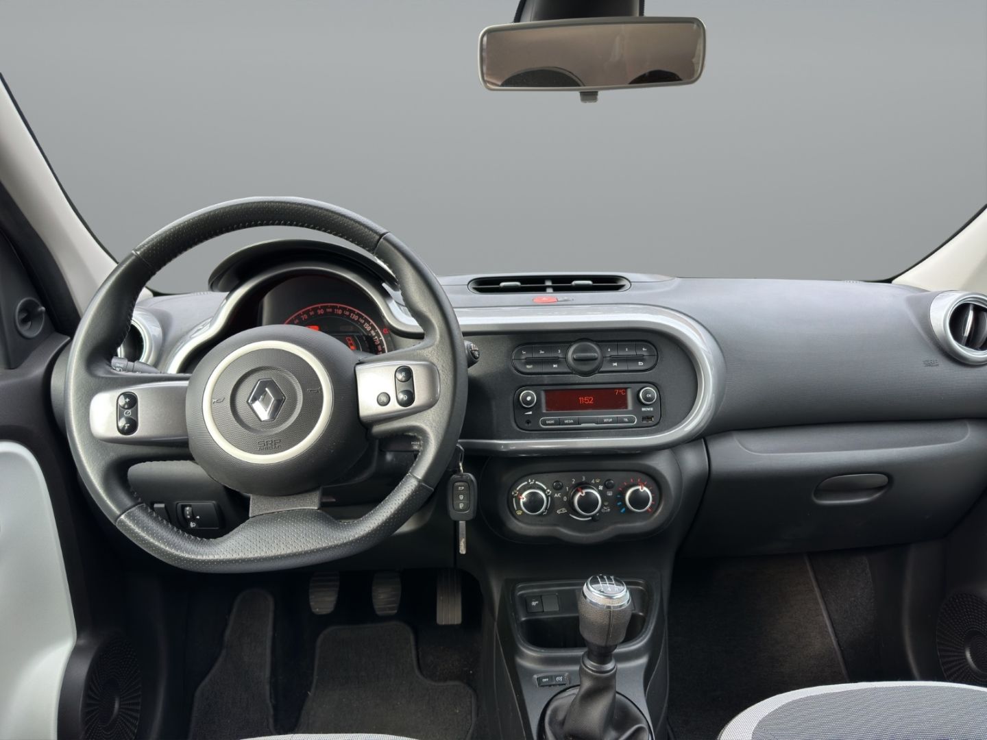 Fahrzeugabbildung Renault Twingo 1.0 SCe 65 EU6d Tel.-Vorb. Berganfahrass.