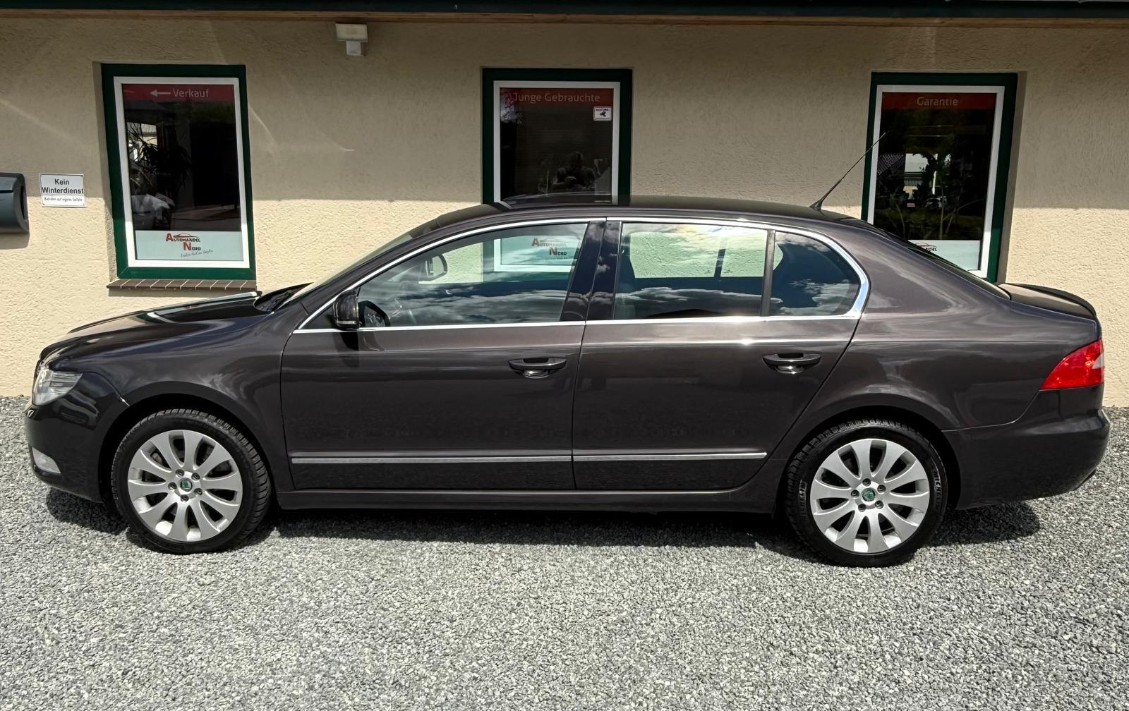 Skoda Superb Automatik  3,6L 4X4  AHK PDC Sitzheizung