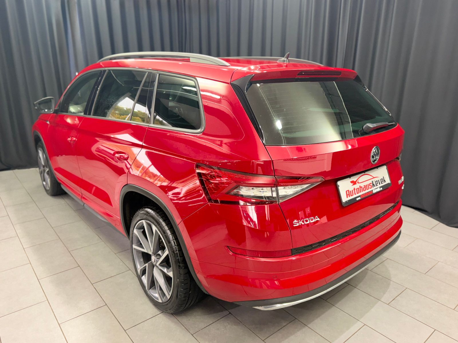 Fahrzeugabbildung SKODA Kodiaq Ambition 4x4|7-SITZER|CANTON|PANO|AHK