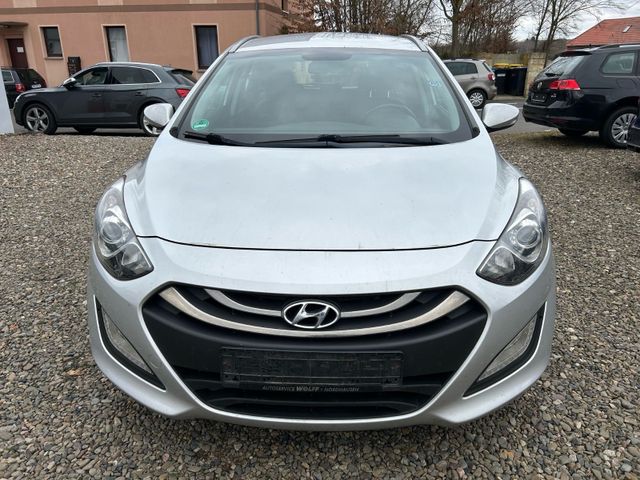 Hyundai i30 cw blue Trend