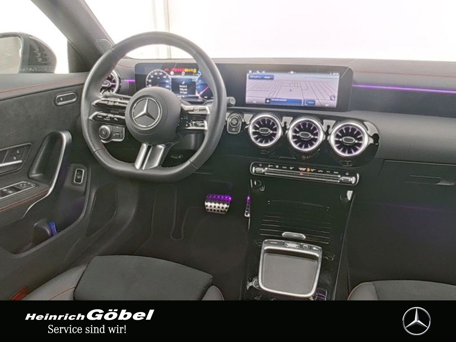 Fahrzeugabbildung Mercedes-Benz CLA 200 AMG MULTIBEAM+PANO+NIGHT+19ZOLL+CARPLAY