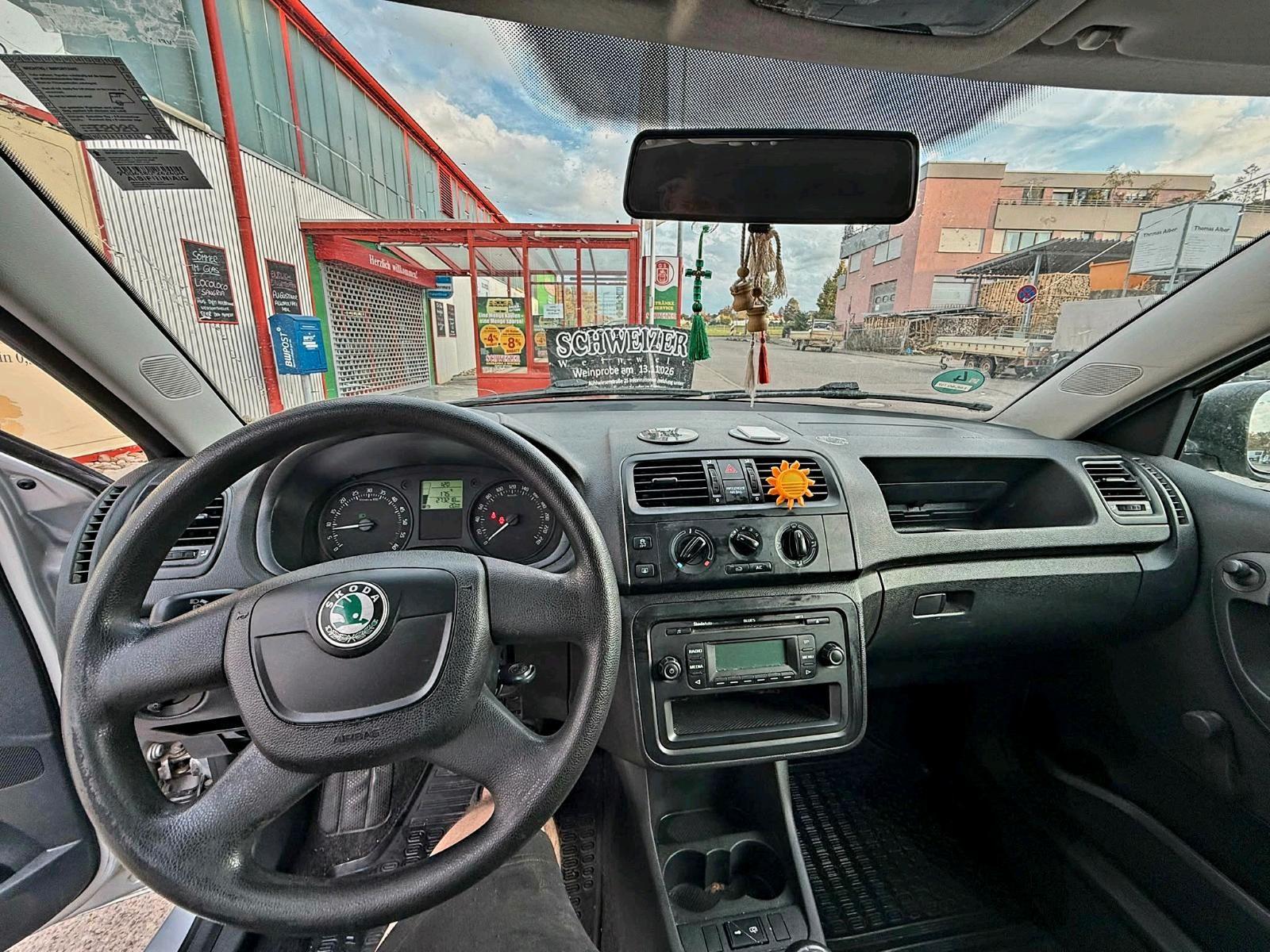 Skoda Fabia 2011 — photo 7