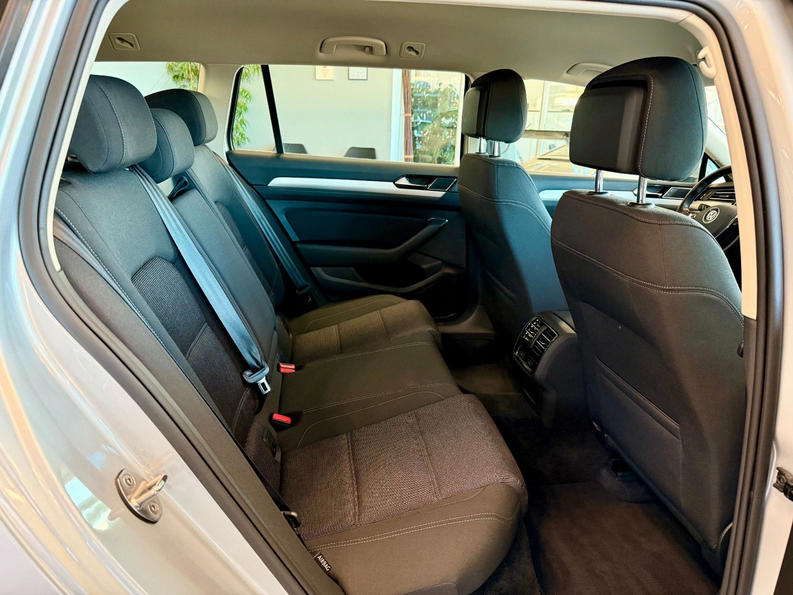 Fahrzeugabbildung Volkswagen Passat Variant 2.0TDI DSG Comfortline BlueMotion