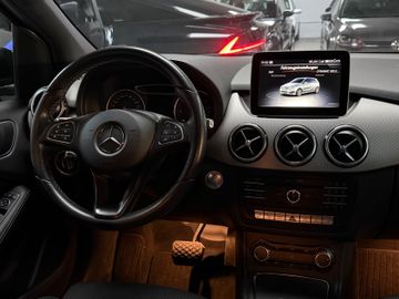 Mercedes B 220 - 8