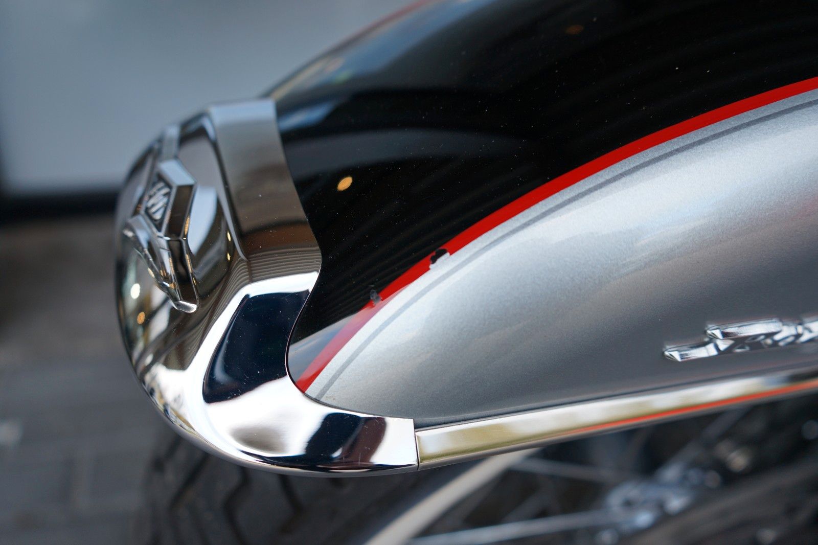 Fahrzeugabbildung Harley-Davidson Road King Classic mit Jekill & Hyde, Ape Lenker