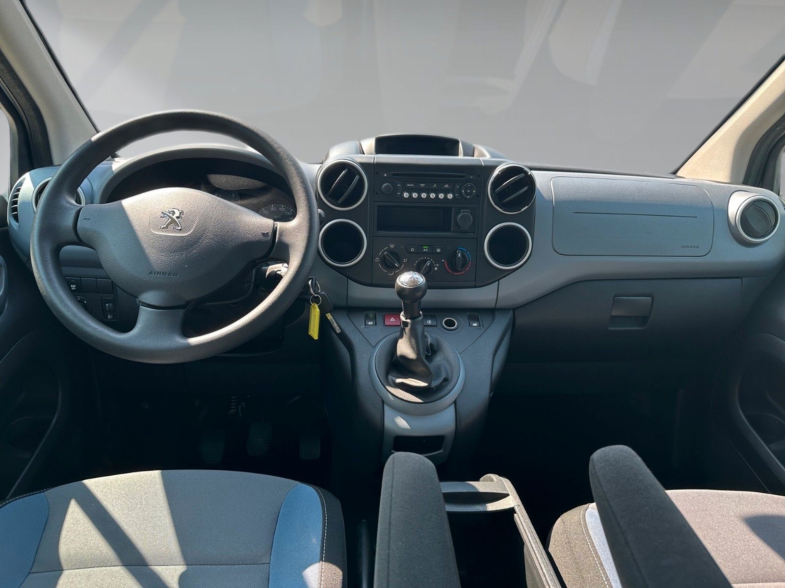 Peugeot Partner Tepee Active – Bild 11