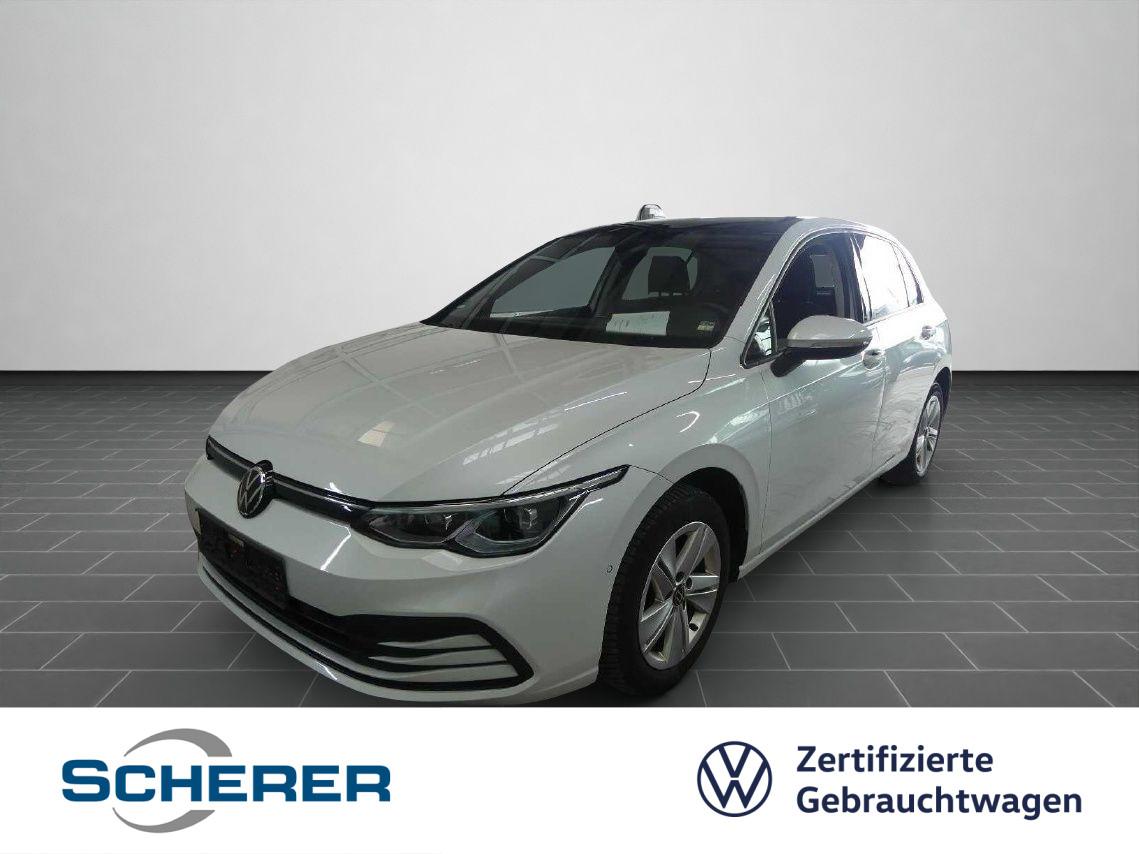 Volkswagen Golf VIII 1.5 eTSI Life RFK PANO LED SHZ