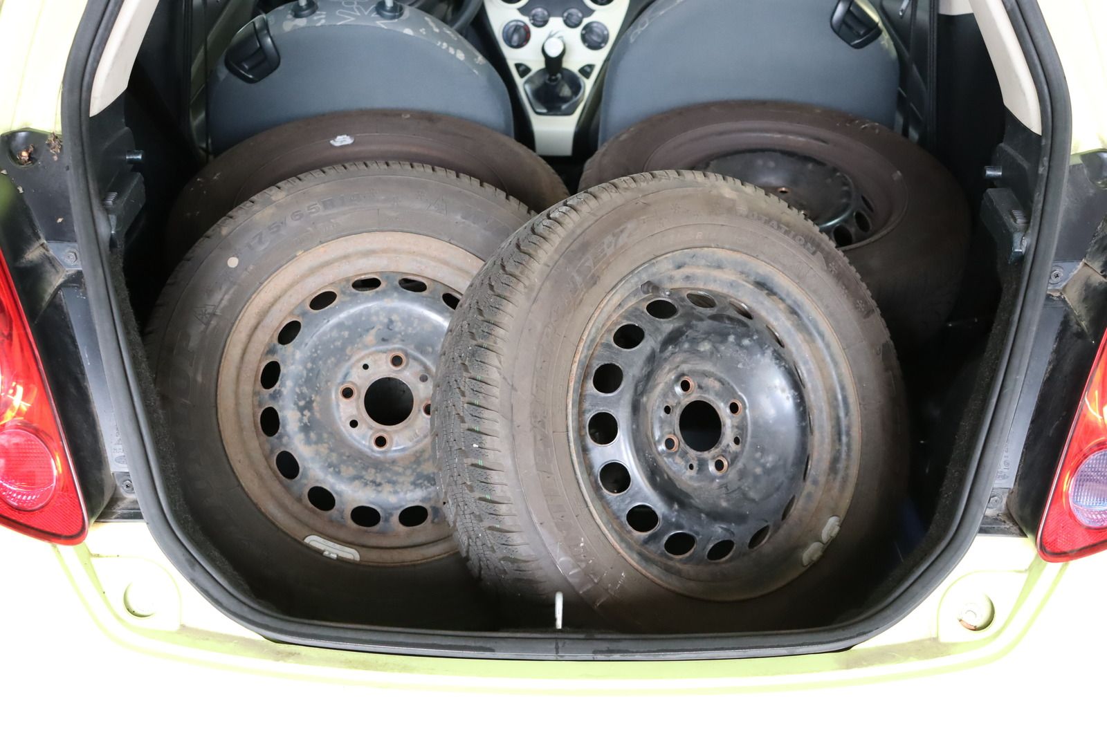 Fahrzeugabbildung Ford Ka 1.2 * 8-fach bereift * HU/AU bis 07.2026