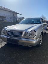 Mercedes-Benz E 240 Avantgarde - gebrauchte Mercedes-Benz E 240 aus dem Jahr 1999