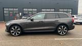 Volvo V60 B4 CC Ultimate AWD*B&W*360°*SH*Massage* - Volvo V60 mit Diesel-Antrieb: Kombi
