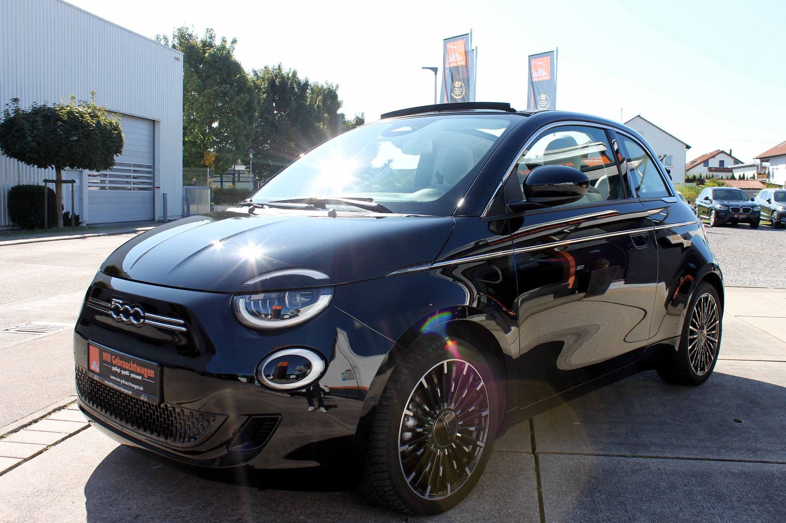 Fahrzeugabbildung Fiat 500e La Prima by Bocelli ACC LED KAM PDC BT SHZ