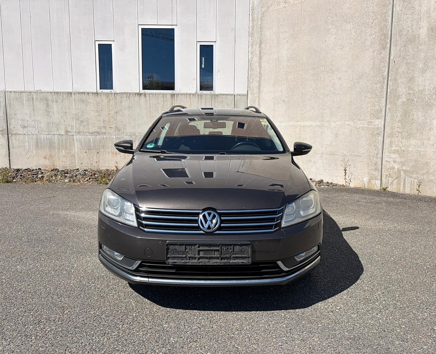 Volkswagen Passat Variant 2.0 TDI ~ Xenon ~ AHK ~ Navi ~