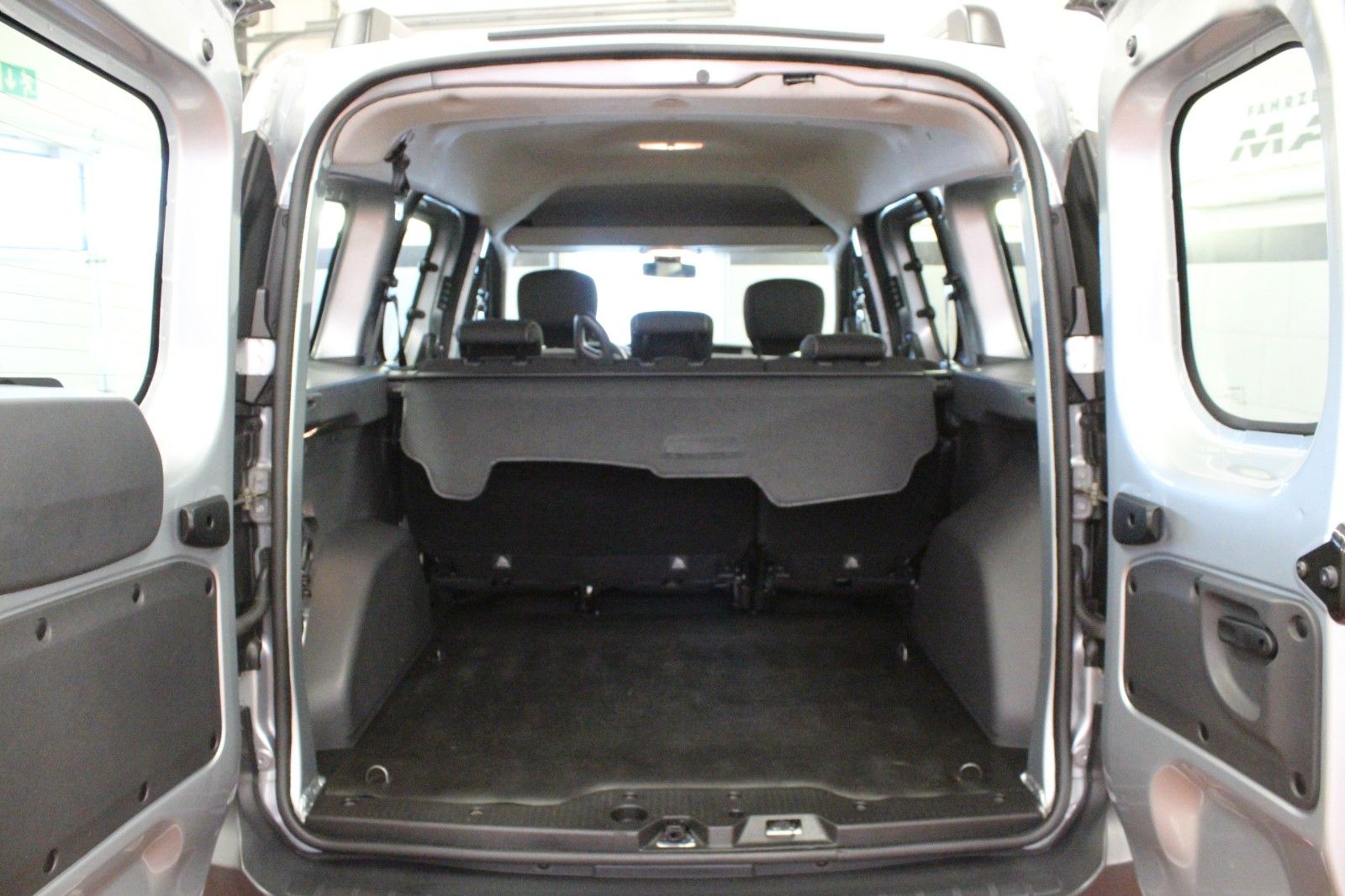 Fahrzeugabbildung Dacia Dokker SCe 100 Stepway *Navi*Klima*Kamera*