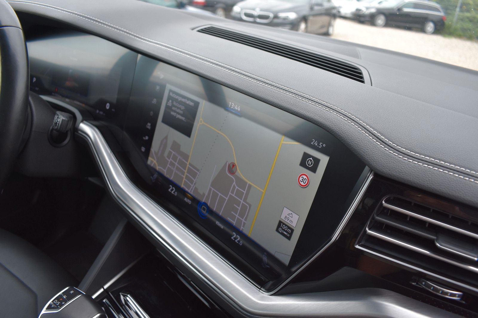 Fahrzeugabbildung Volkswagen Touareg Elegance 4Motion Liveco AHK Panorama Key