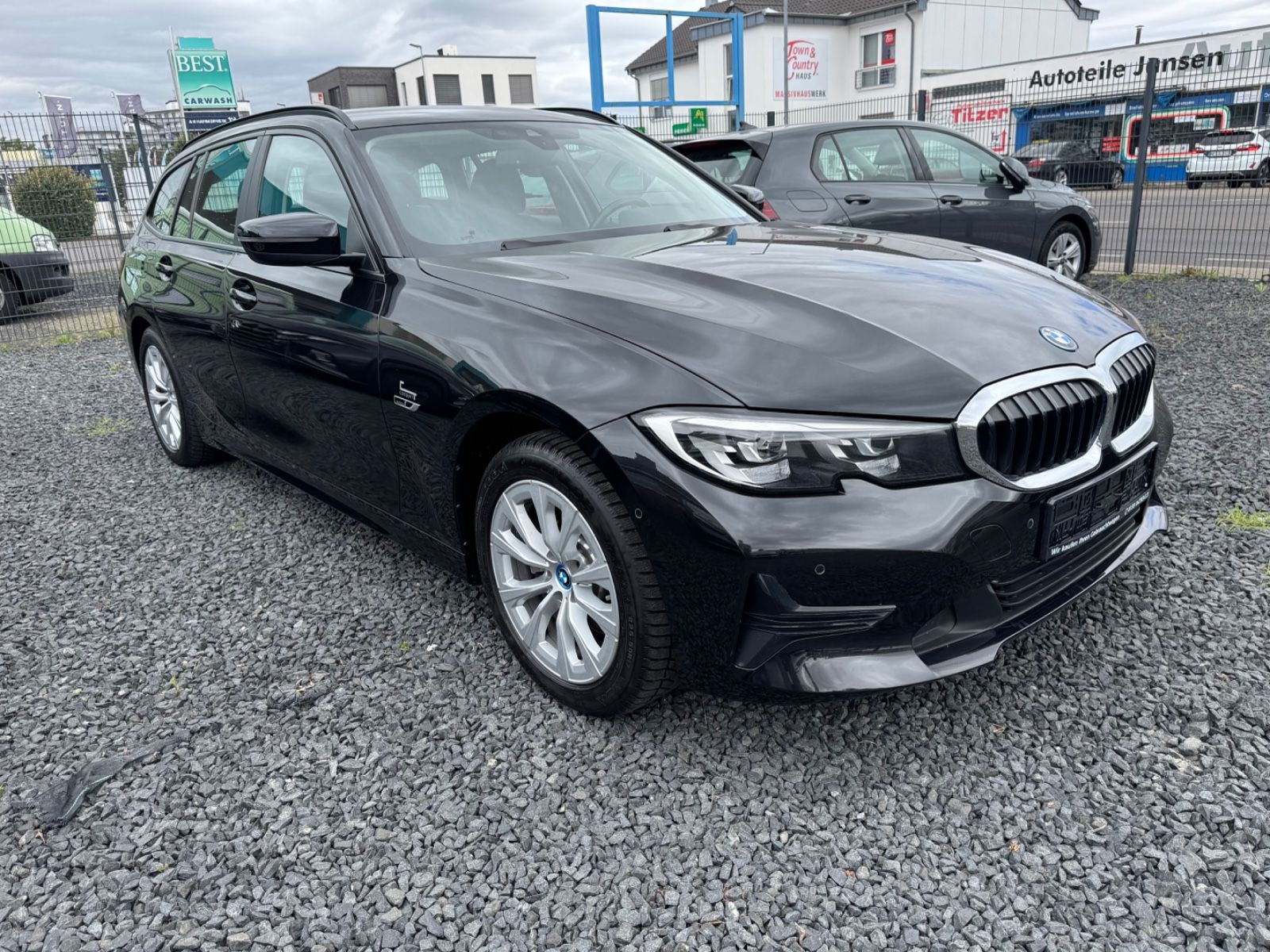 BMW 320 Touring 320 e Advantage 1HD/KAMER/PDC/NAVI