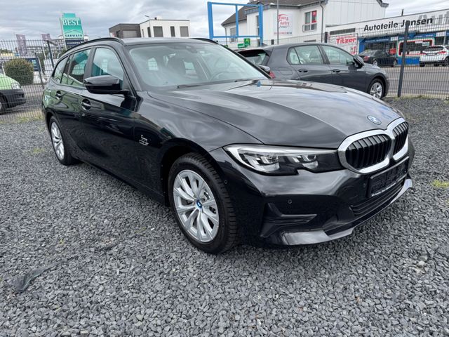 BMW 320 Touring 320 e Advantage 1HD/KAMER/PDC/NAVI