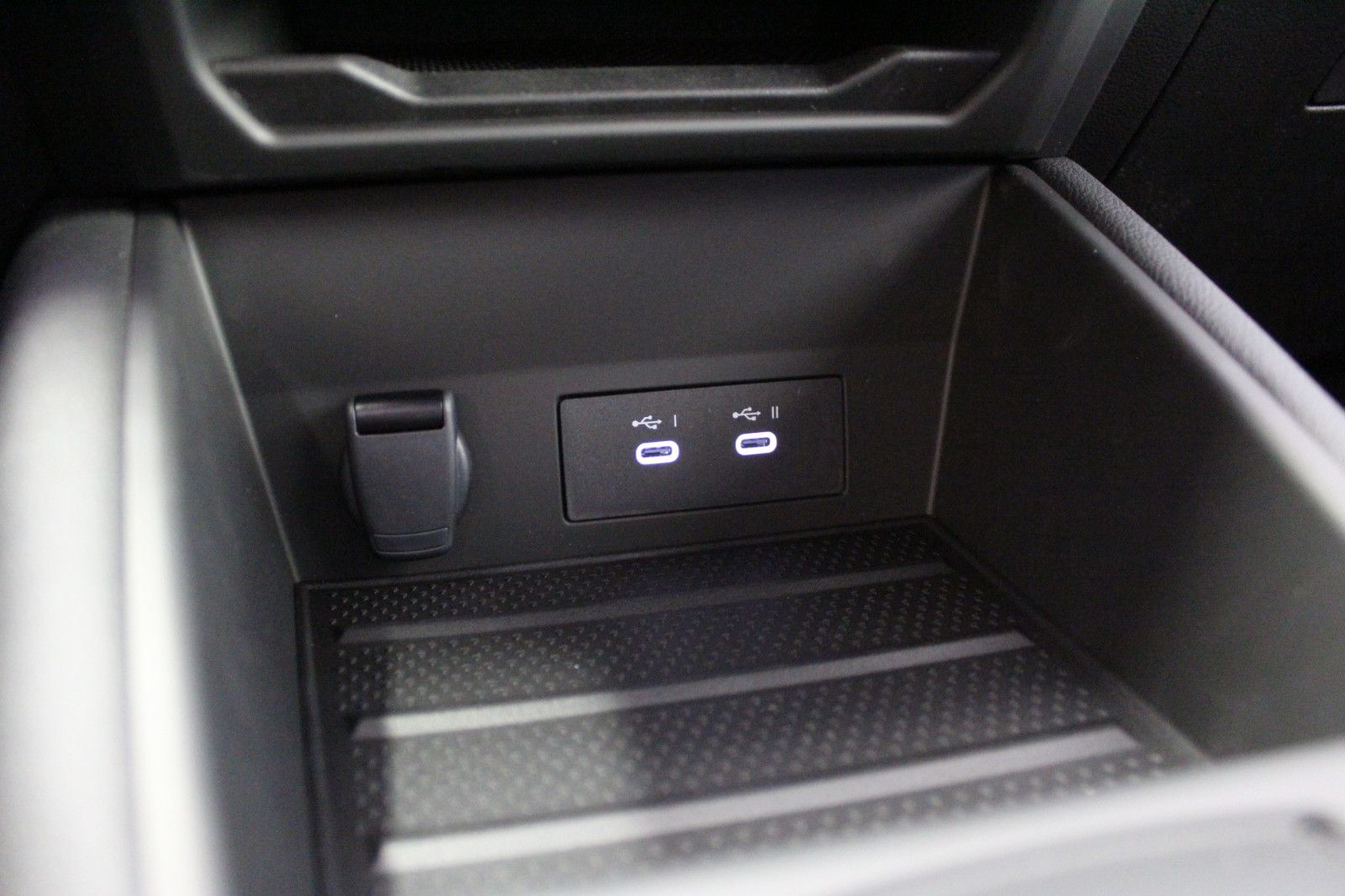 Fahrzeugabbildung Renault Captur Full Hybrid E-Tech 160 Techno *Winterp.*