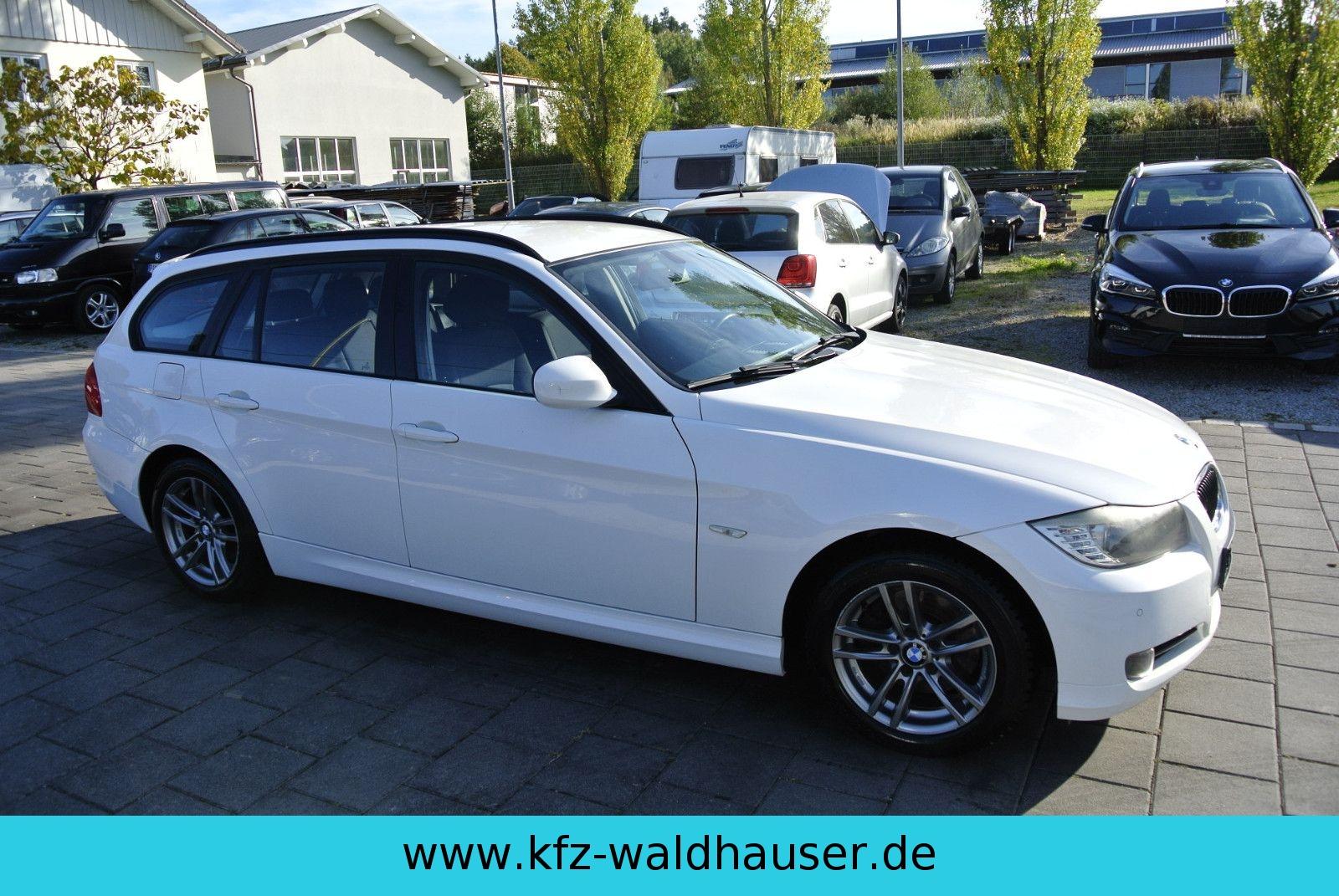 BMW 318 2010 — photo 16