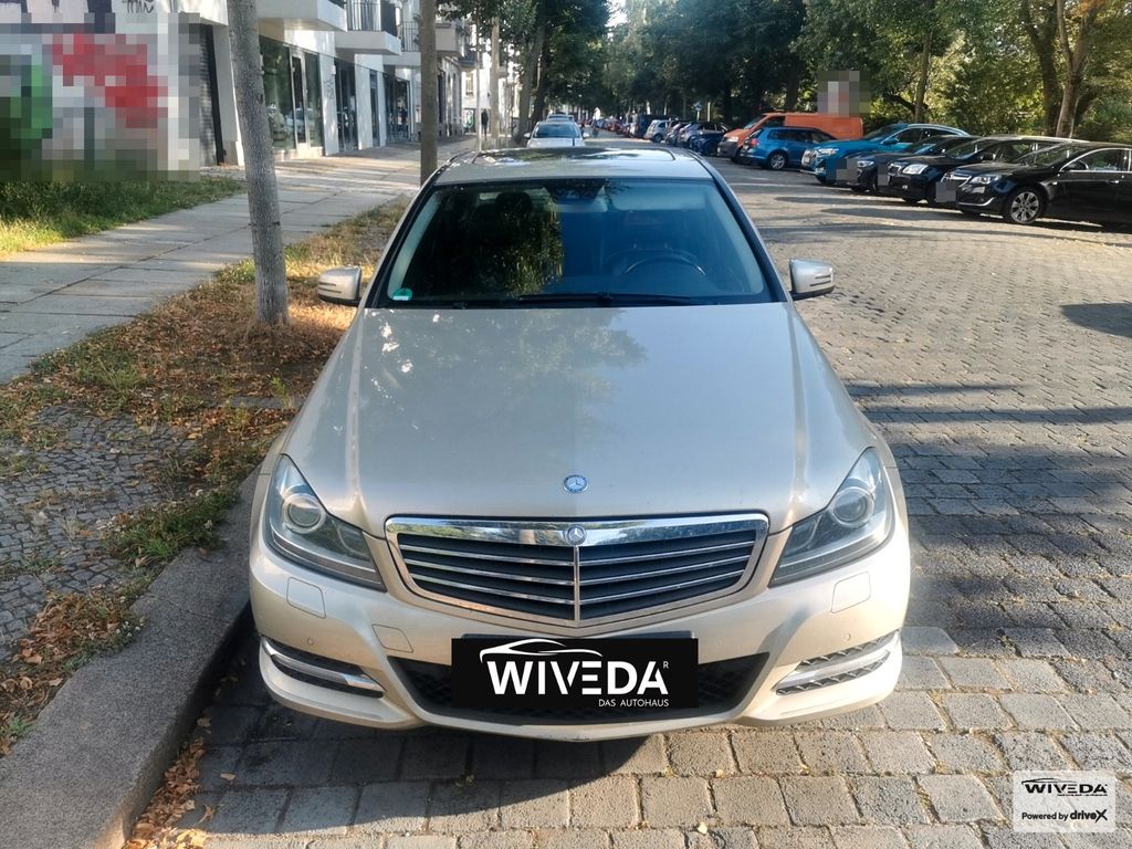 MERCEDES-BENZ C 220