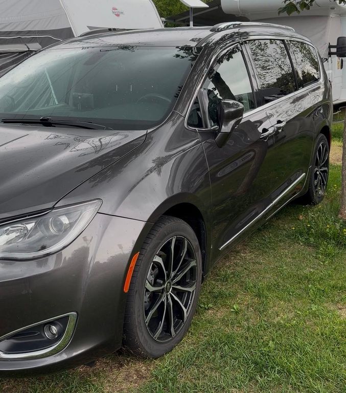 Image of Chrysler Pacifica