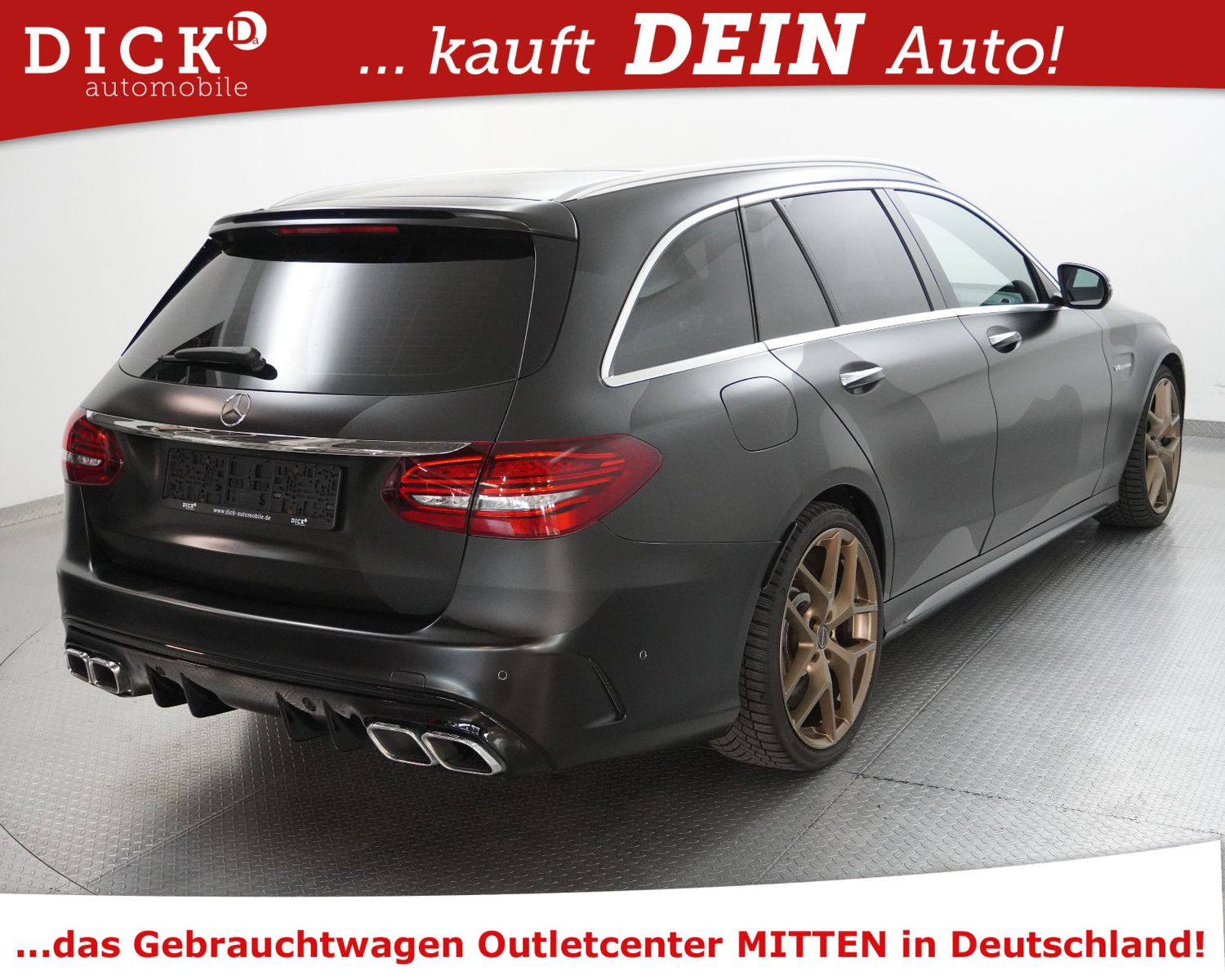 Fahrzeugabbildung Mercedes-Benz C63 AMG >CARBON+PANO+MEMO+KAM+MULTIB+NAPPA+COMAN