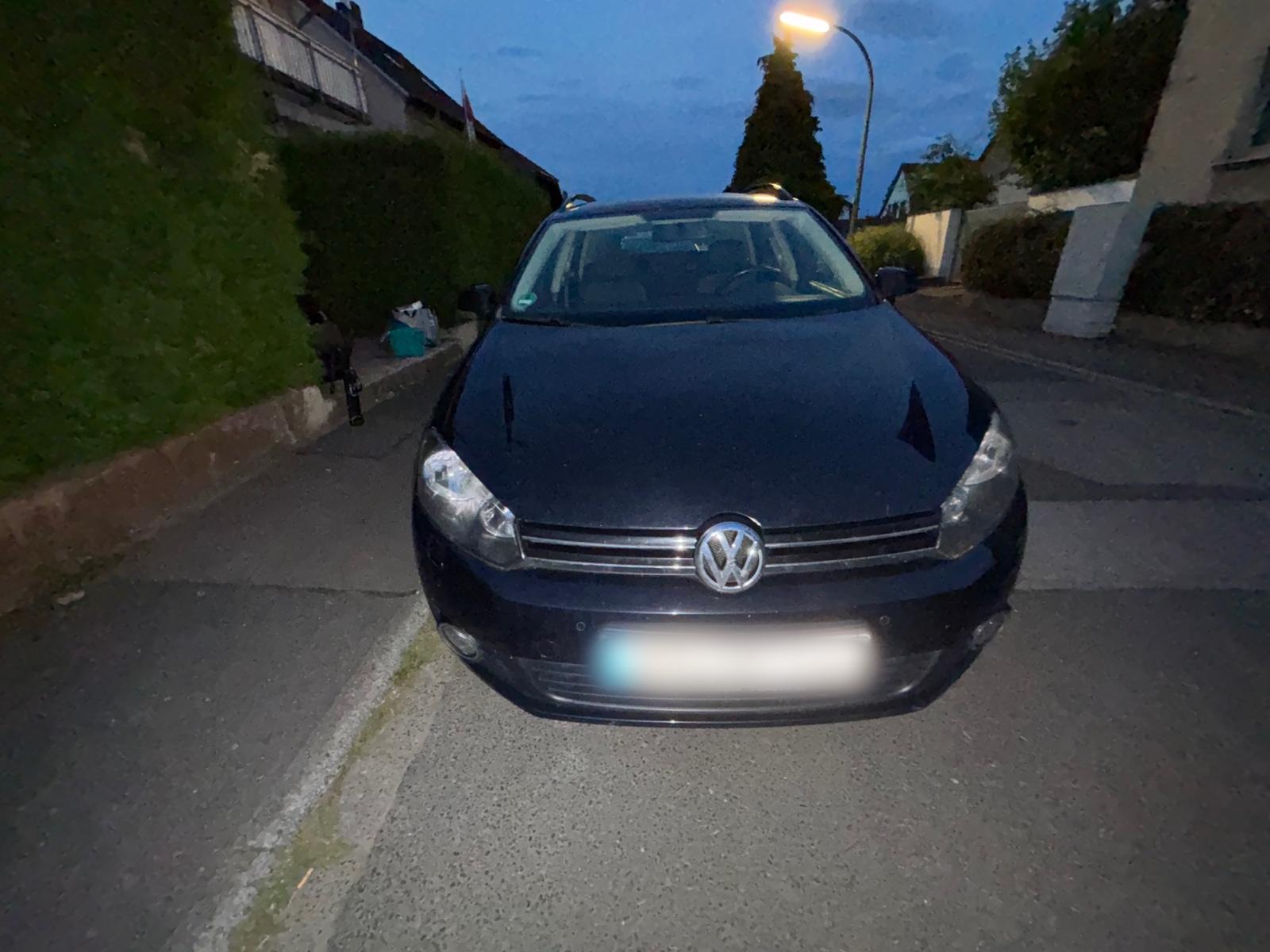 Volkswagen Golf 2010 — rear view
