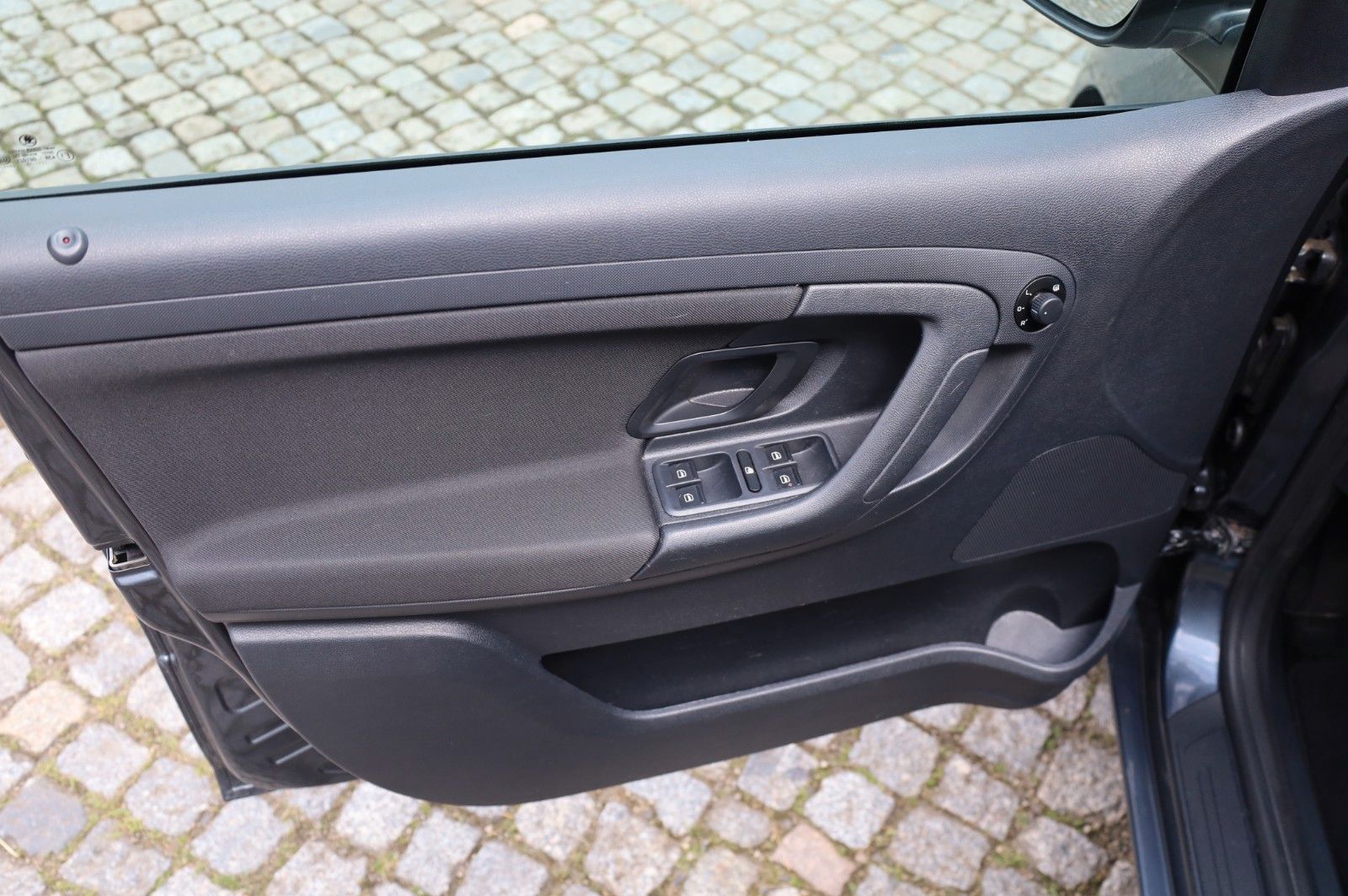Fahrzeugabbildung SKODA Fabia Combi Family 1,2 TSI *SHZ *PDC *Climatro.