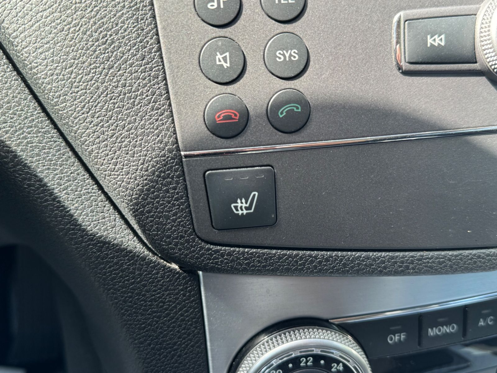 Fahrzeugabbildung Mercedes-Benz C 200 CGI BlueEfficiency/Klimaautom./Tempo.