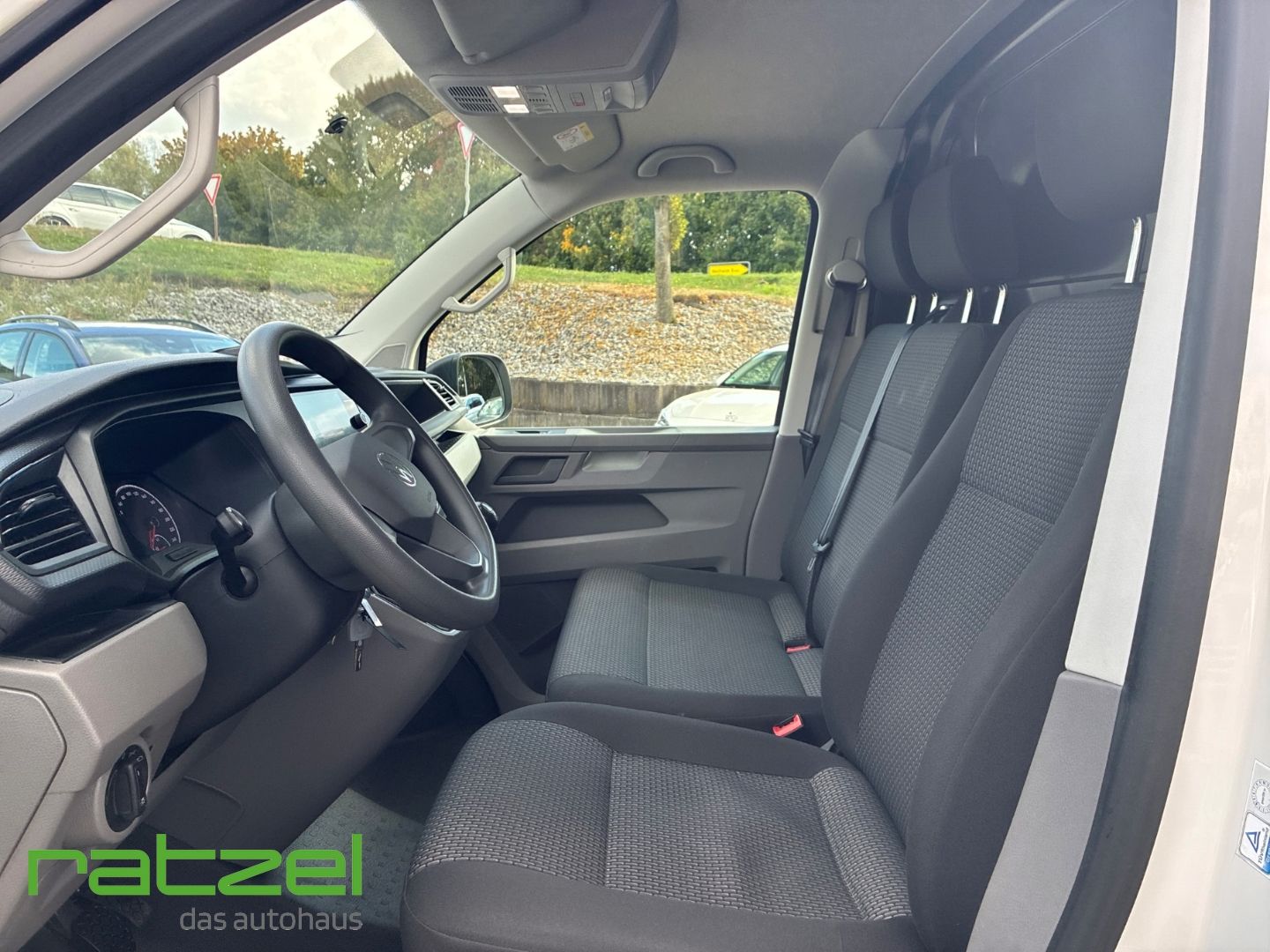 Fahrzeugabbildung Volkswagen T6.1 Transporter Kasten KR 2.0 TDI SCR BMT 110 k
