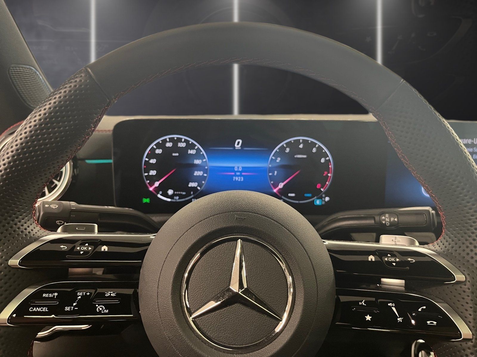Fahrzeugabbildung Mercedes-Benz CLA 200 AMG Plus*HUD*Pano*360°*MultiBeam*Memory*