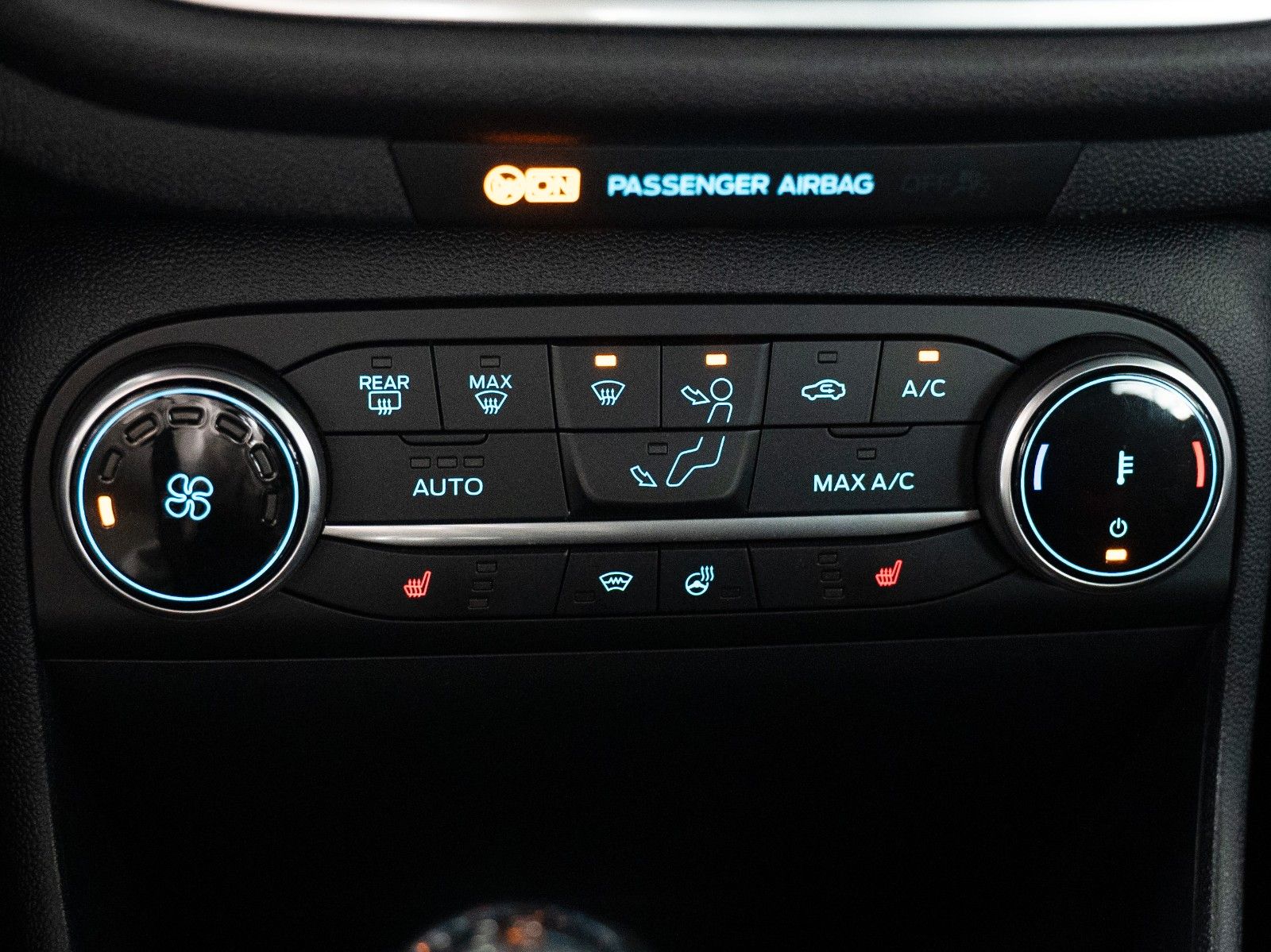 Fahrzeugabbildung Ford Fiesta ST-Line/KLIMAAUTOMATIK/TEMPOMAT/WINTER-P