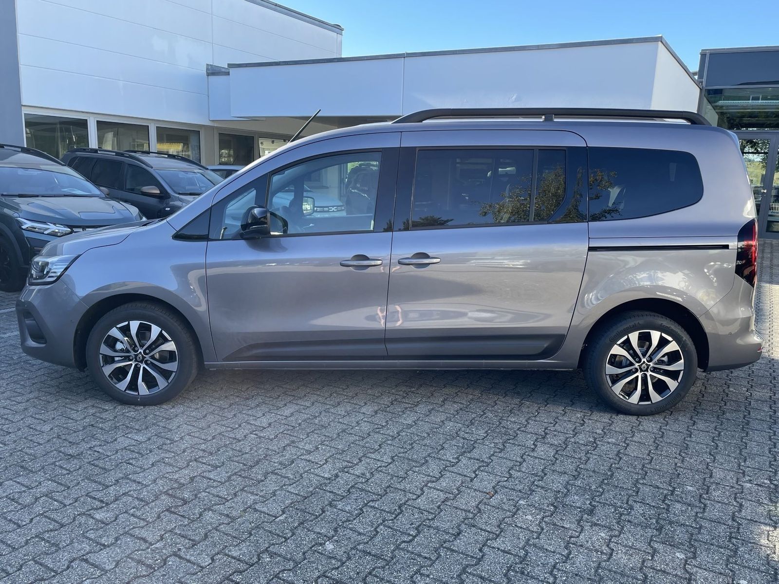 Fahrzeugabbildung Renault Kangoo Grand Techno TCe 130 EDC 7-Sitzer