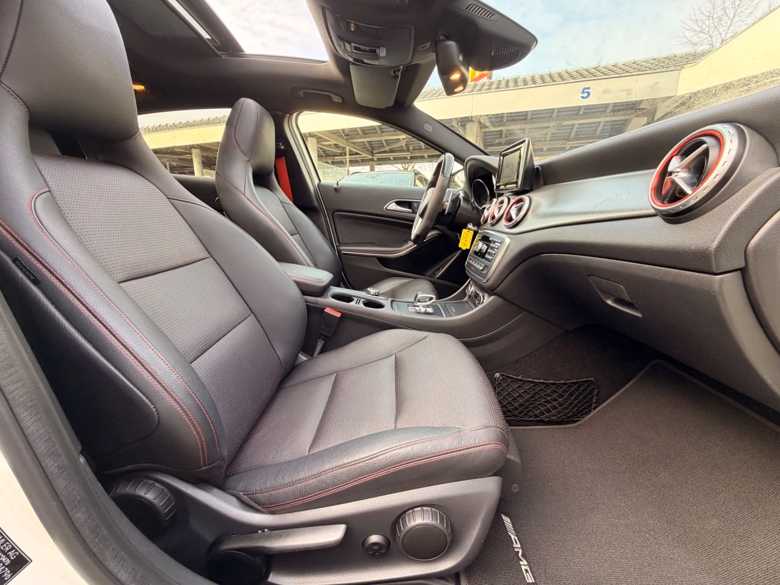MERCEDES-BENZ GLA 45 AMG 4MATIC / PANORAMIQUE /