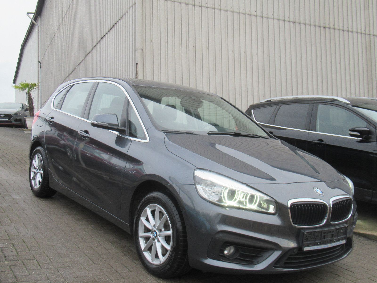 BMW 220 Active Tourer Advantage-NAVI-LED-AHK-1.HAND