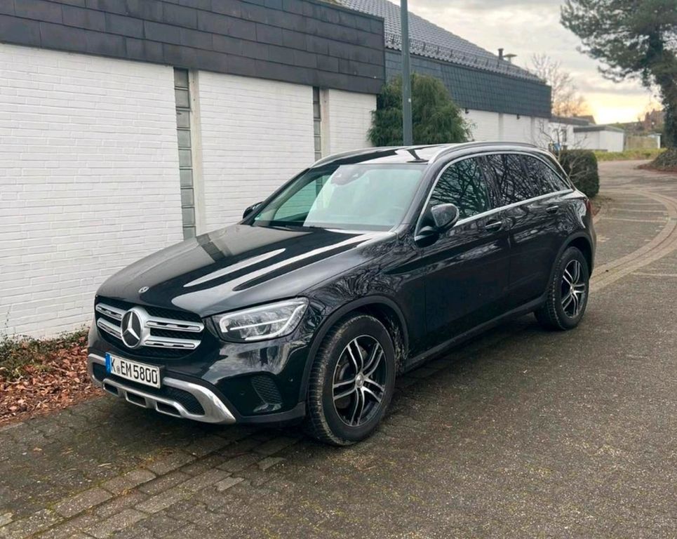 Image of Mercedes-Benz GLC 220