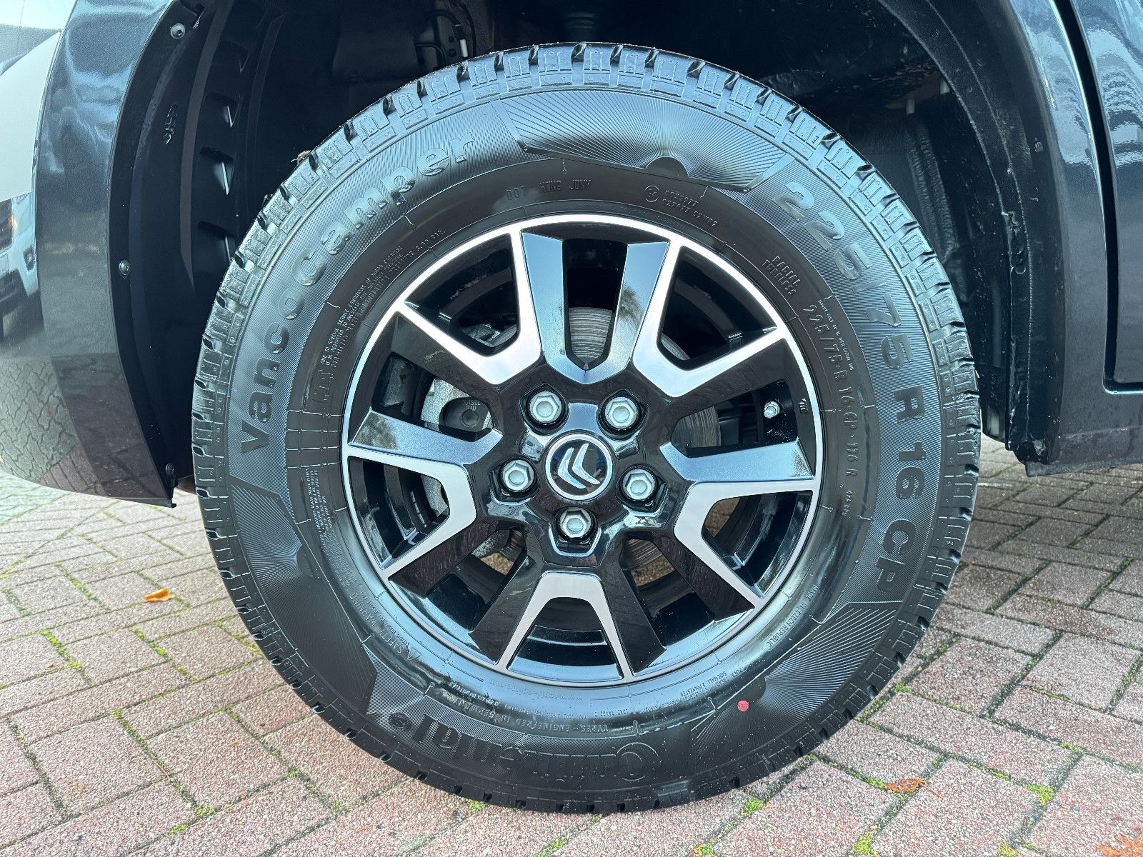 Fahrzeugabbildung Sunlight ADVENTURE EDITION T 68 1HAND KEIN MIETER HUBBETT